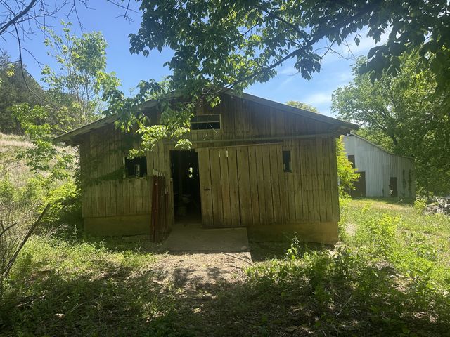 202 Maggart Rd, Elmwood, TN 38560