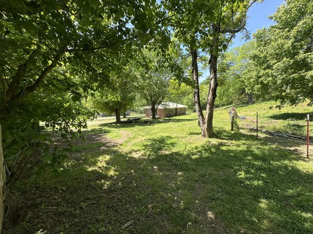 202 Maggart Rd, Elmwood, TN 38560