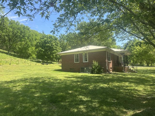 202 Maggart Rd, Elmwood, TN 38560