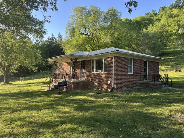 202 Maggart Rd, Elmwood, TN 38560