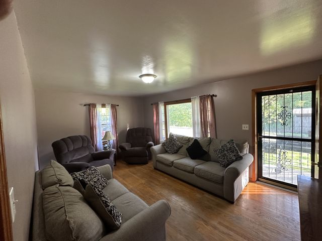 202 Maggart Rd, Elmwood, TN 38560