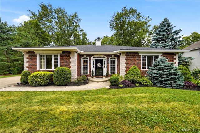 5 Ventura Drive, Orchard Park, NY 14127