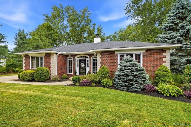 5 Ventura Drive, Orchard Park, NY 14127