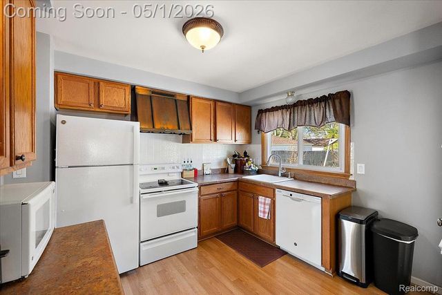 26313 Princeton Street, St. Clair Shores, MI 48081