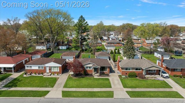 26313 Princeton Street, St. Clair Shores, MI 48081