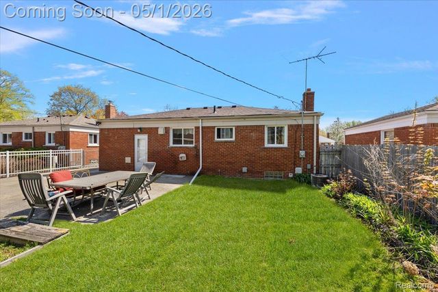 26313 Princeton Street, St. Clair Shores, MI 48081