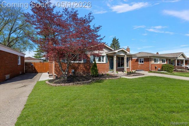 26313 Princeton Street, St. Clair Shores, MI 48081