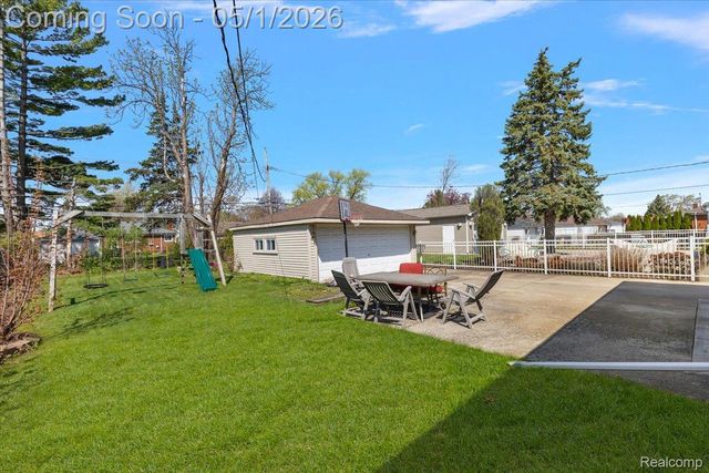 26313 Princeton Street, St. Clair Shores, MI 48081
