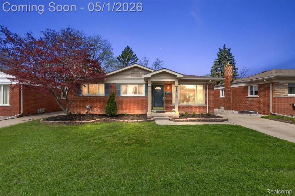 26313 Princeton Street, St. Clair Shores, MI 48081