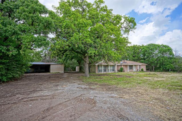 2905 Lee Ln, Bedias, TX 77831