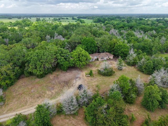 2905 Lee Ln, Bedias, TX 77831