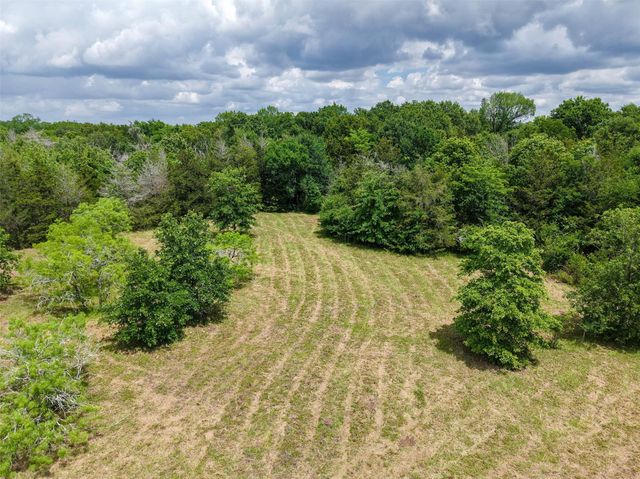 2905 Lee Ln, Bedias, TX 77831