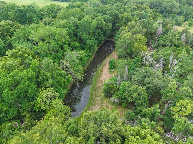 2905 Lee Ln, Bedias, TX 77831
