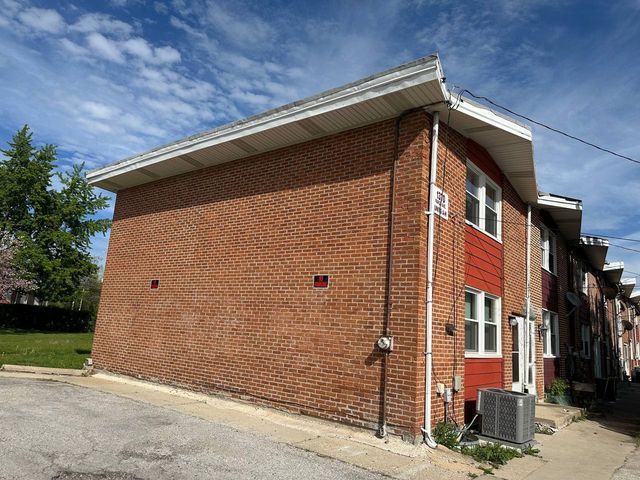 1370 FARGO Avenue E, Des Plaines, IL 60018