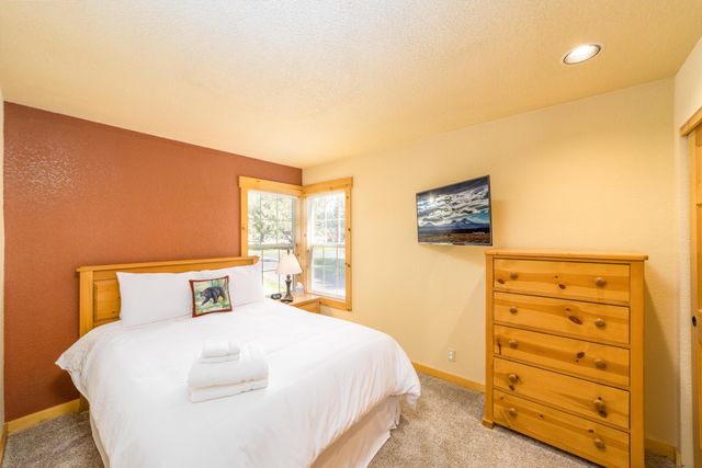 1612 Prairie Falcon Drive, Redmond, OR 97756