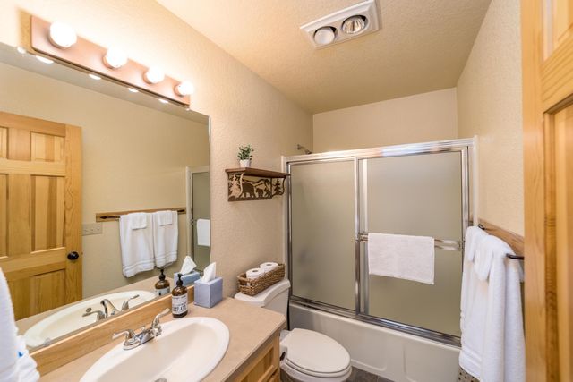 1612 Prairie Falcon Drive, Redmond, OR 97756