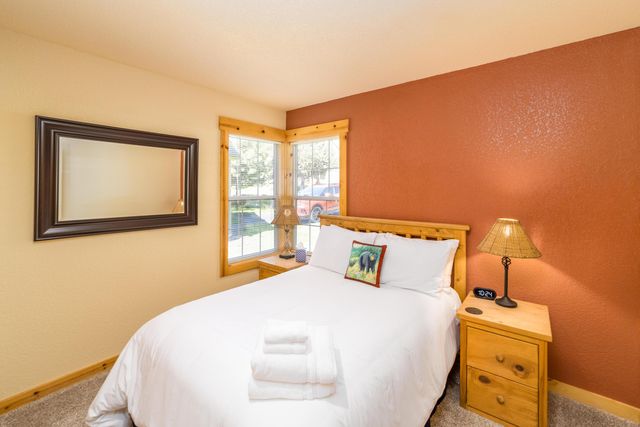 1612 Prairie Falcon Drive, Redmond, OR 97756