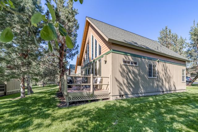 1612 Prairie Falcon Drive, Redmond, OR 97756