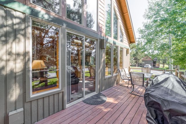 1612 Prairie Falcon Drive, Redmond, OR 97756