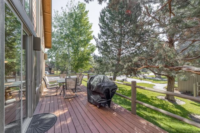 1612 Prairie Falcon Drive, Redmond, OR 97756