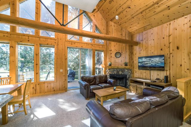 1612 Prairie Falcon Drive, Redmond, OR 97756