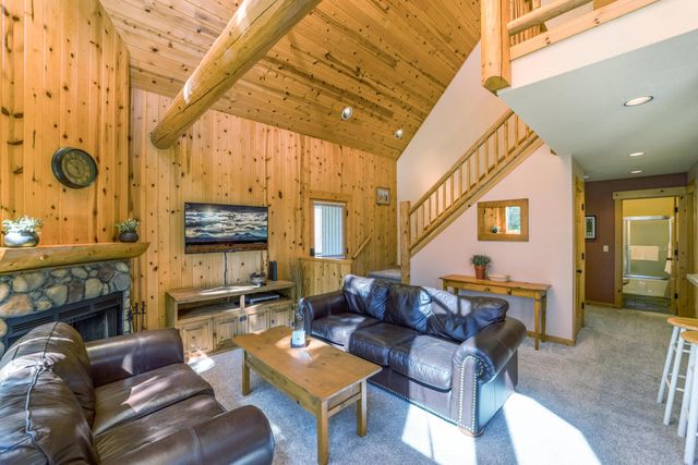 1612 Prairie Falcon Drive, Redmond, OR 97756