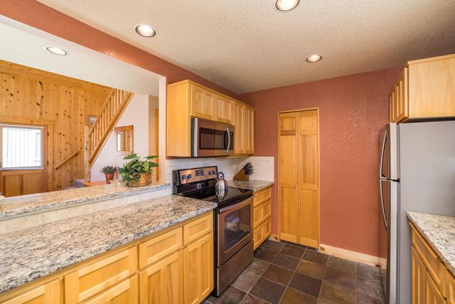 1612 Prairie Falcon Drive, Redmond, OR 97756