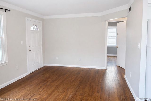 1381 E Chesterfield Street, Ferndale, MI 48220