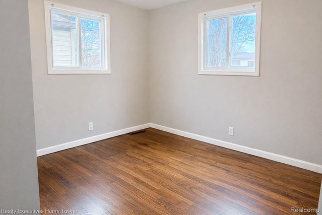 1381 E Chesterfield Street, Ferndale, MI 48220