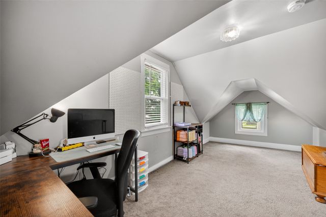 911 N Howard Street, Indianola, IA 50125