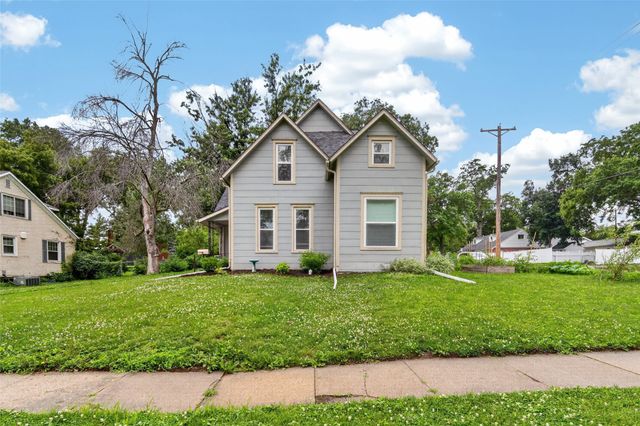 911 N Howard Street, Indianola, IA 50125