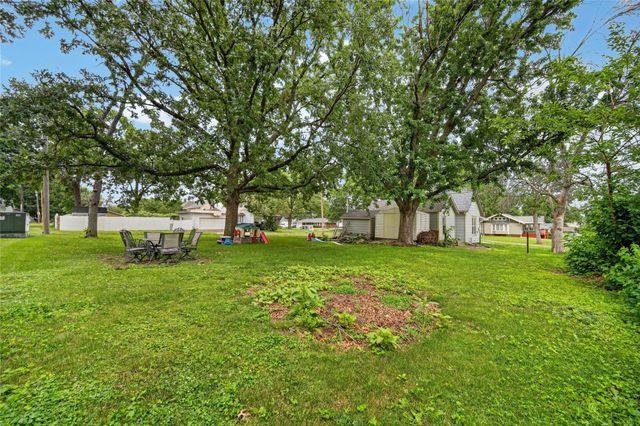 911 N Howard Street, Indianola, IA 50125