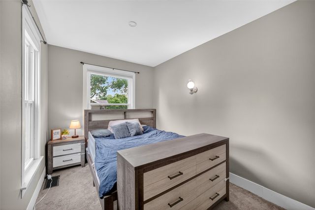 911 N Howard Street, Indianola, IA 50125