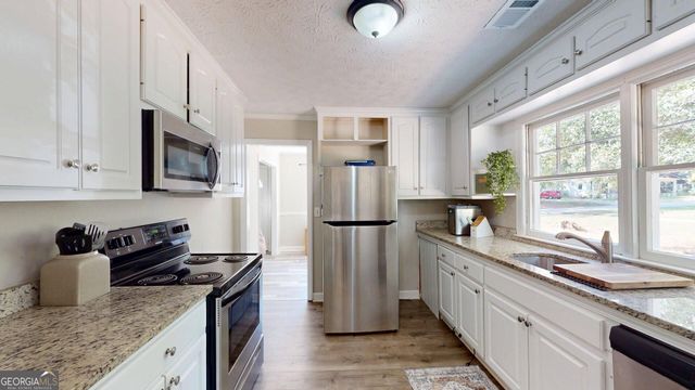 186 S Forest Avenue, Social Circle, GA 30025
