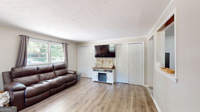 186 S Forest Avenue, Social Circle, GA 30025