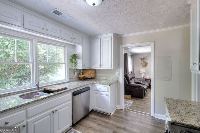 186 S Forest Avenue, Social Circle, GA 30025