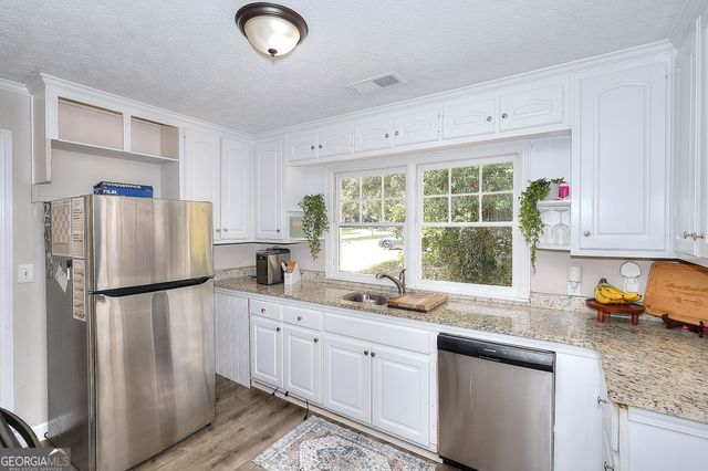 186 S Forest Avenue, Social Circle, GA 30025