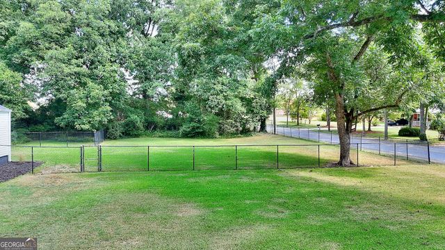 186 S Forest Avenue, Social Circle, GA 30025
