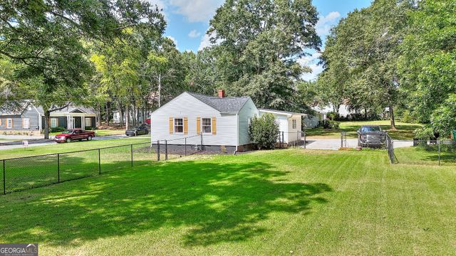 186 S Forest Avenue, Social Circle, GA 30025