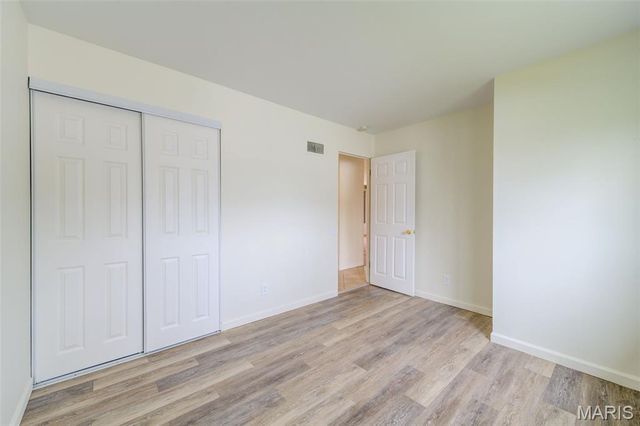10127 Monarch Drive, Riverview, MO 63136