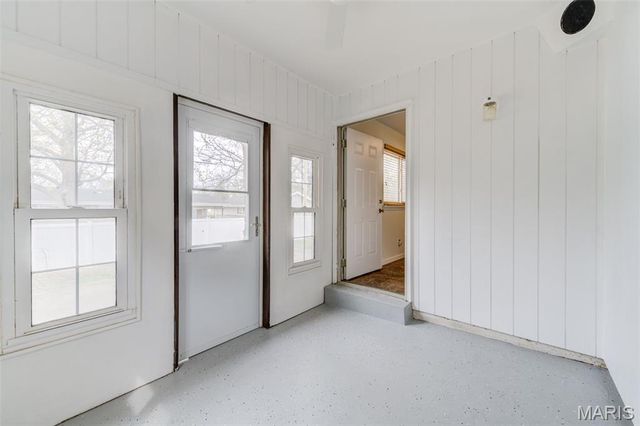 10127 Monarch Drive, Riverview, MO 63136