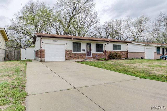 10127 Monarch Drive, Riverview, MO 63136