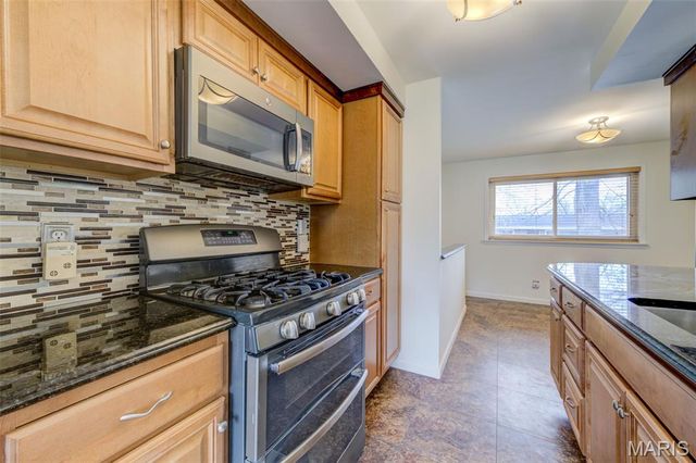 10127 Monarch Drive, Riverview, MO 63136