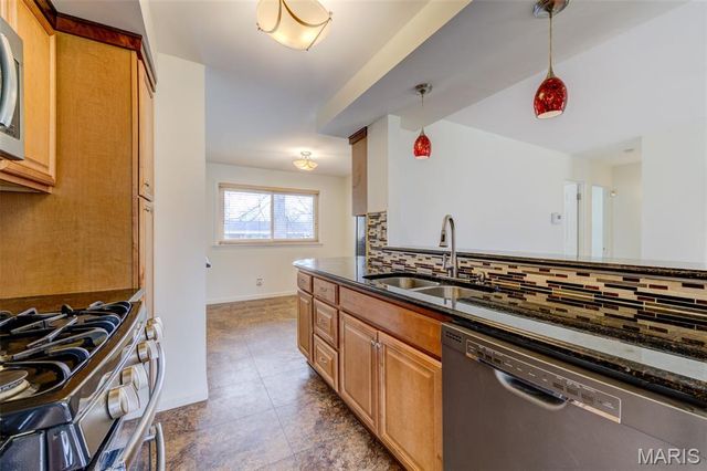 10127 Monarch Drive, Riverview, MO 63136