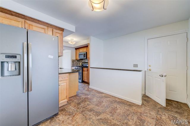 10127 Monarch Drive, Riverview, MO 63136