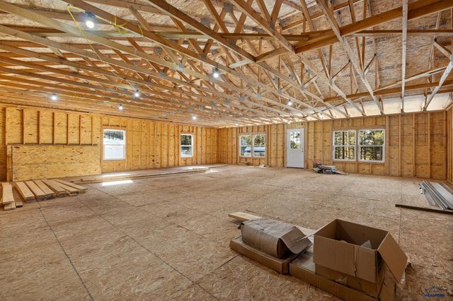 11937 MOUNTAIN LION LN, Hot Springs, SD 57747