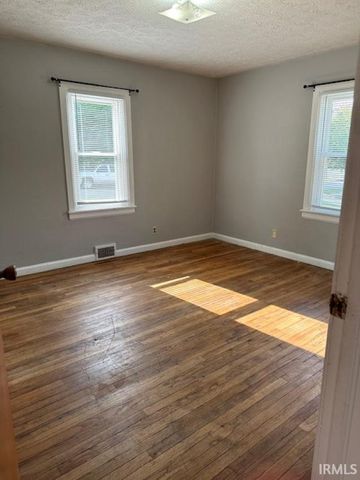 1302 N Woodburn Avenue, Bloomington, IN 47404