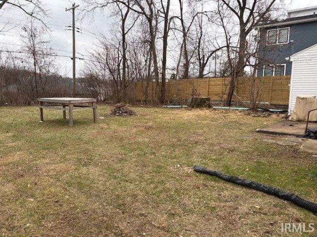 1302 N Woodburn Avenue, Bloomington, IN 47404