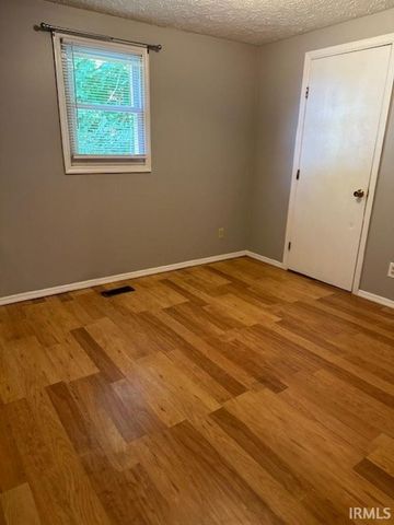 1302 N Woodburn Avenue, Bloomington, IN 47404