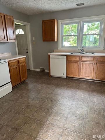 1302 N Woodburn Avenue, Bloomington, IN 47404